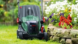 Kosiarka akumulatorowa Bosch UniversalRotak 2x18V-37-550 15