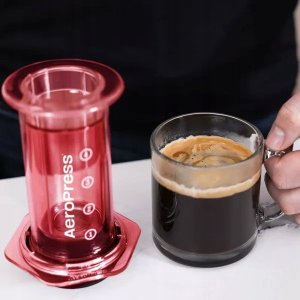 Aero Press AeroPress Clear Red - Zaparzacz do kawy czerwony 3