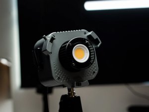 Lampa studyjna Amaran Amaran Lampa oświetleniowa fotograficzna LED COB 60d S 13