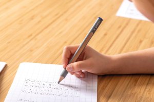 Pelikan Ołówek Griffix HB (12szt) 4