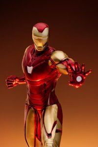 Paladone PALADONE Lampka Marvel Iron-Man Diorama (wysokość: 31,5 cm) 2