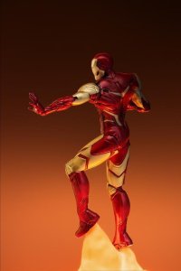 Paladone PALADONE Lampka Marvel Iron-Man Diorama (wysokość: 31,5 cm) 5