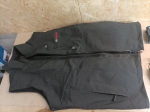 Bosch Bosch Heat+Jacket GHV 12+18V kit size XL, work clothing (black, incl. charger GAL 12V-20 Professional, 1x battery GBA 12V 2.0Ah) 4