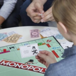 Hasbro Monopoly Classic 3