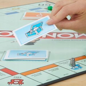 Hasbro Monopoly Classic 9