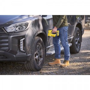 Kompresor samochodowy Stanley SFMCE521B 18 V 4