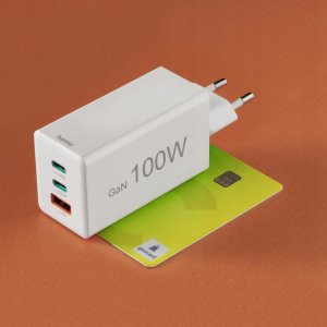 Ładowarka Hama Hama ładowarka sieciowa mini 100W GaN PD/QC 2x USB-C, 1x USB-A biała 10