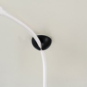 Vilde Organizer na kable pod blat biurka metalowy czarny 8