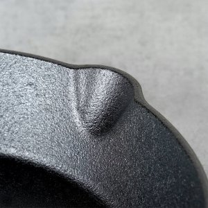 Patelnia Vilde Patelnia żeliwna z silikonową nakładką CAST LINE 30 cm 7