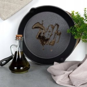 Patelnia Vilde Patelnia żeliwna z silikonową nakładką CAST LINE 30 cm 10