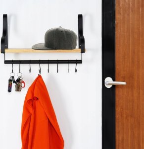 Vilde Półka ścienna z relingiem i haczykami drewniana 43x18x26 cm 4