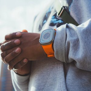 Decoded Decoded Ultra Traction - silikonowy pasek do Apple Watch 49/45/44/42 mm Gen 1-9 - SE (apricot) 5