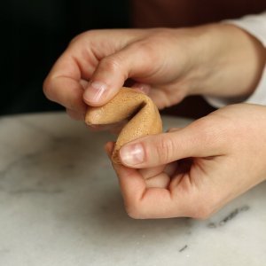 MagiaCiast Chińskie Ciasteczko Szczęścia z Wróżbą Podziękowanie za Przybycie 100 szt 9