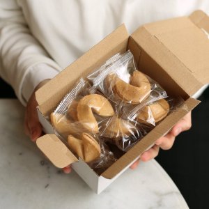 MagiaCiast Ciasteczka z Wróżbą Komplementy dla Ciebie Chińskie Ciastka z Wróżbą 100 7