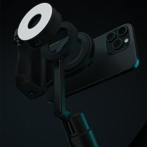 Energea Energea Uchwyt do robienia zdjęć z wbudowanym powerbankiem Magear Magcam Grip czarny/black MagSafe PG-MCG5K-BLK 7