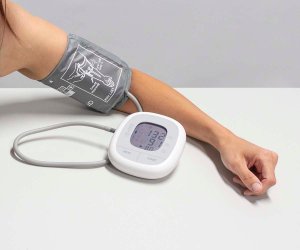 Ciśnieniomierz Nedis Nedis HCBL400WT ciśnieniomierz Przedramię Automatyczny 9