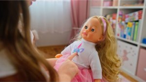 Samsung bo. Interactive doll "Emma" (speaks Finnish language), 40 cm 3