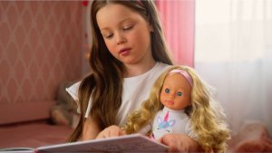 Samsung bo. Interactive doll "Emma" (speaks Finnish language), 40 cm 4