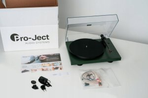 Gramofon Pro-Ject Audio Systems Gramofon Pro-Ject Debut Carbon Evo 2m red piano 9