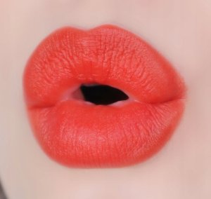 ELROEL_Velutto Matt matowa pomadka do ust 04 1,7g 5