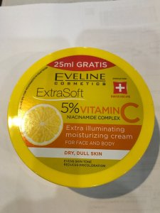 EVELINE_Extra Soft 5% Vitamin C krem do twarzy na dzień i na noc 200ml 1