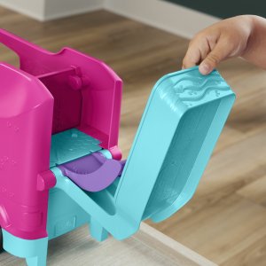 Fisher Price Fisher Price LP Barbie Dream Camper 15