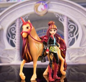 Usorteret Unicorn Academy Doll & Unicorn- Valentina & Cinder 3