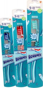 Aquafresh  GSK AQUAFRESH Szczoteczka ADVANCE 9-12 LAT 3