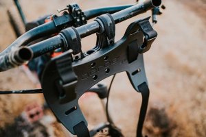 MotoMer Bagażnik Aeroe uchwyt na kierownicę SPIDER CRADLE 9