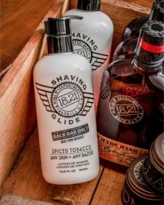 IDC 18.21 Man Made Shave Lotion Spiced Vanilla daugiafunkcė priemonė vyrams: prieš skutimąsi, skutimosi metu ir po jo, 500 ml 2