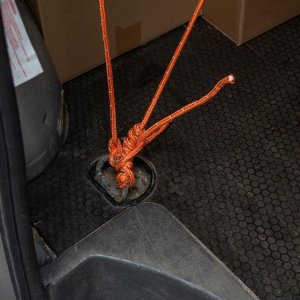 neutralna linia produktów Black&Decker - Lina transportowa z elementami odblaskowymi + nawijak 4mm / 20m 6