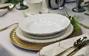 Karolina Serwis obiadowy dla 12 osób Castel FBC złoto 42 el. 2