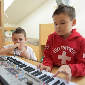 Q 001 UF Keyboard klawisze organy z mikrofonem dla dzieci USB MP3 radio 9