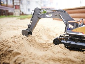 Koparka RC H-Toys 1592 1:14 2,4GHz 23