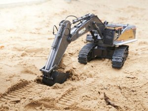 Koparka RC H-Toys 1592 1:14 2,4GHz 26