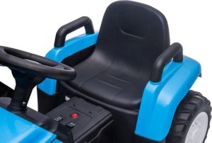 Import SUPER-TOYS DUŻY TRAKTOR NA AKUMULATOR NEW HOLLAND 2 SILNIKI, PILOT/A009-B 30