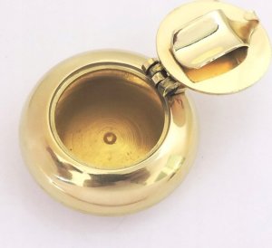Popielniczka marynistyczna mosiężna ATC, śr. 5cm 4