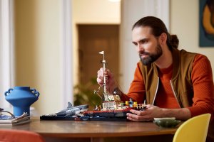 LEGO Ideas Szczęki (21350) 4