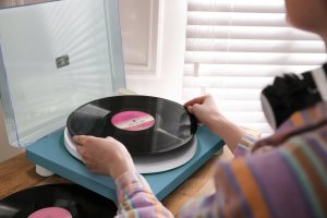 Gramofon Lenco LENCO LS-50TQ Plattenspieler, türkis 6