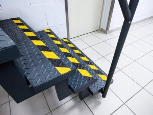 Durable DURABLE Antirutschband DURALINE GRIP+ 50mm breit schw./gelb 3