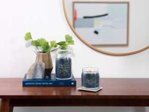 Yankee Candle YC SIGNATURE - Świeca średnia BAYSIDE CEDAR 3