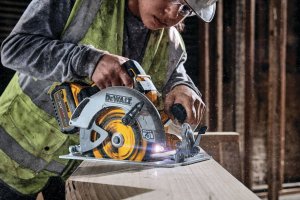 Dewalt 18v xr pil. tarczowa 190mm 2x5ah ps 11