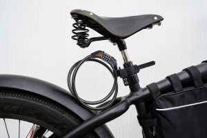 Black+Decker ZAPIĘCIE ROWEROWE LINKA NA SZYFR 10x1800MM Z UCHWYTEM BLACK+ DECKER 3