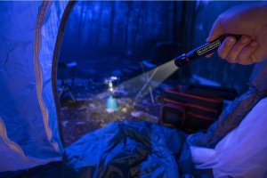 Latarka Black+Decker LATARKA TAKTYCZNA ALUMINIOWA 3,5W 200LUMENÓW BLACK + DECKER 9