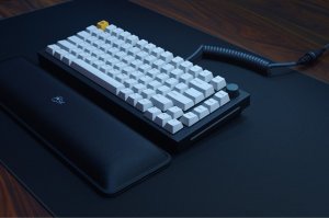 Klawiatura Glorious GMMK Pro Black Slate 75% TKL Keyboard - Pre built, ISO UK-Layout - black 2