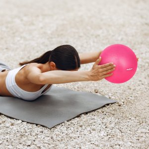Rebel Mini piłka gimnastyczna do pilates rehabilitacyjna 25cm z pompką ręczną, kolor różowy, REBEL ACTIVE 13