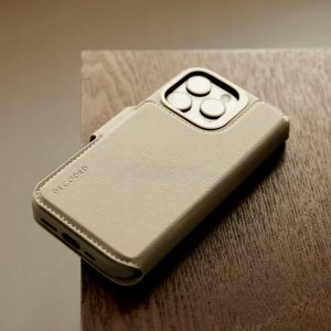 Decoded Decoded Leather Detachable Wallet - skórzana obudowa ochronna do iPhone 16 kompatybilna z MagSafe (clay) 6