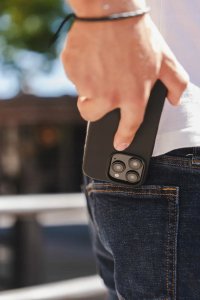 Zagg International ZAGG Manhattan Snap - obudowa ochronna do iPhone 16 Pro Max kompatybilna z MagSafe (black) 10