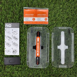 Spigen SZKŁO PRYWATYZUJĄCE SPIGEN GLAS.TR ”EZ FIT” 2-PACK IPHONE 16 PRO PRIVACY 10