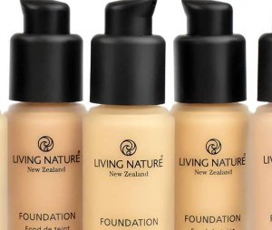 Living Nature Podkład mineralny w płynie Pure Ivory 6